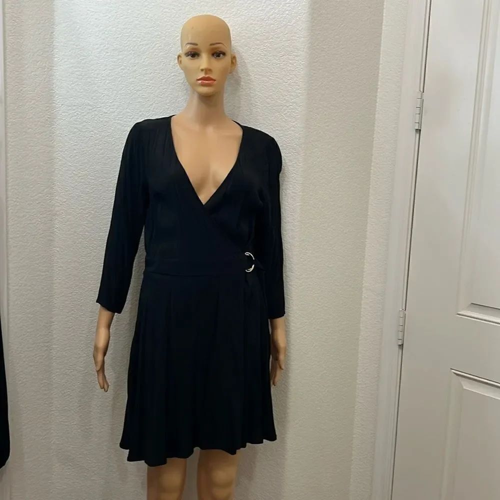 Express Black Dress Dz Medium Women’s VNeck Long Sleeve Mini Side Wrap Gold Ring